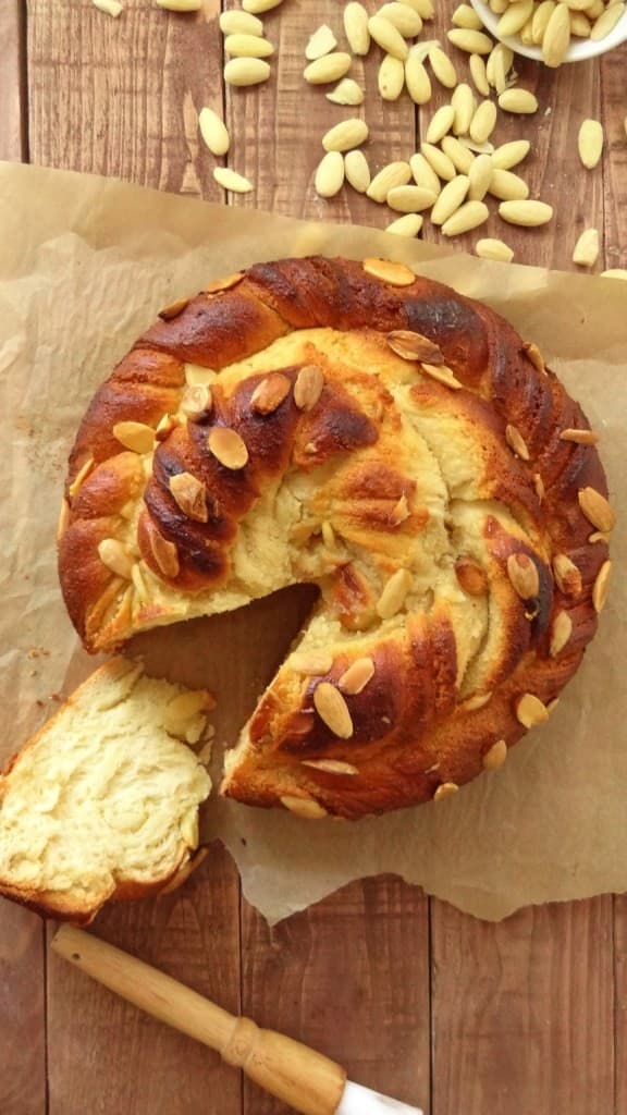 Cover Image for Brioche roulé à la vanille et aux amandes
