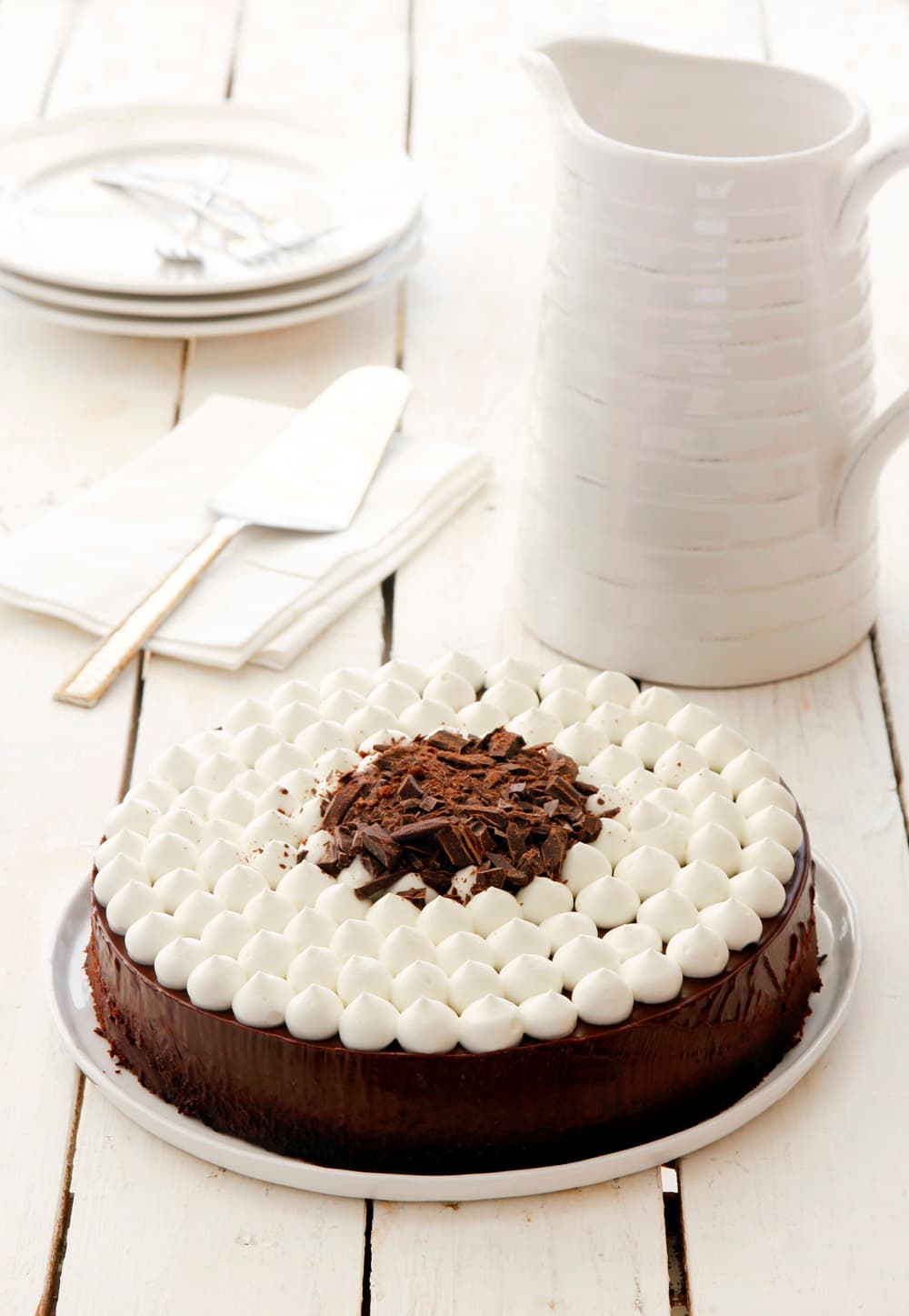 Cover Image for Gâteau au chocolat rapide avec des nuages de crème fouettée