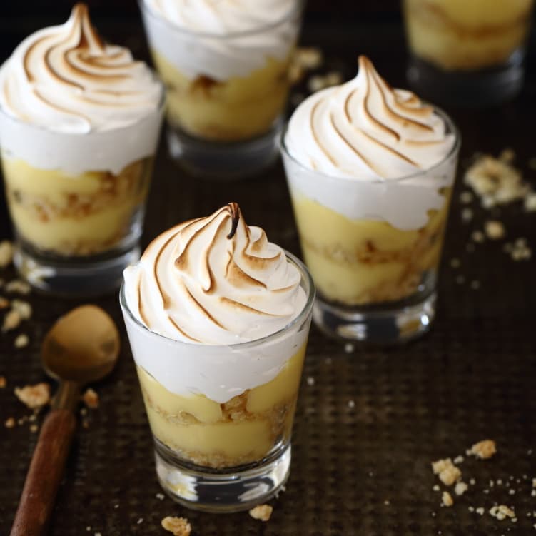 Cover Image for Verrines façon tarte au citron et crumble meringués