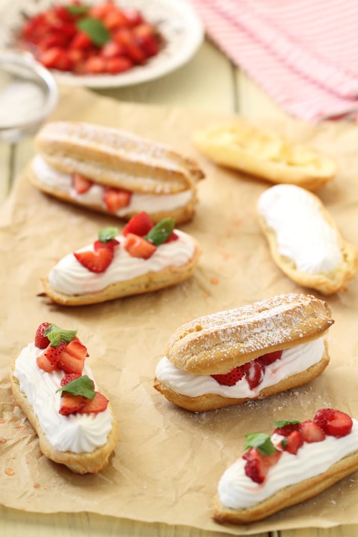 Cover Image for Éclairs chantilly aux fraises