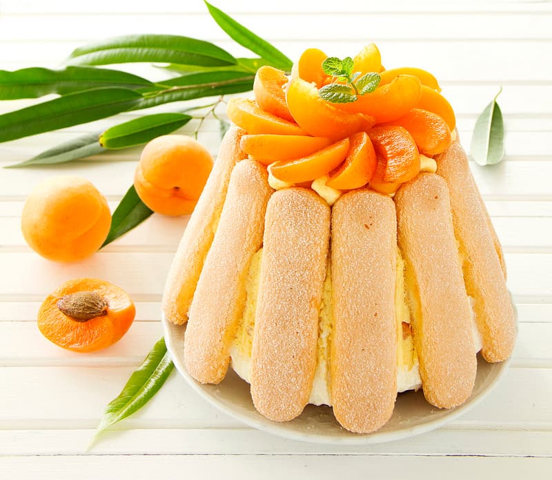 Cover Image for CHARLOTTE AUX ABRICOTS