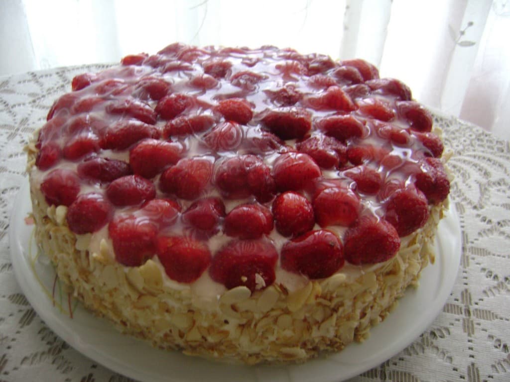 Cover Image for Gâteau aux fraises et amandes