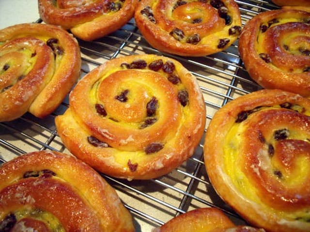 Cover Image for Pains aux raisins