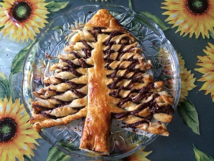 Cover Image for Sapin feuilleté au Nutella