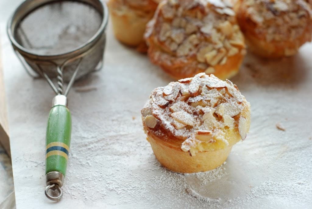 Cover Image for Briochettes des rois aux amandes