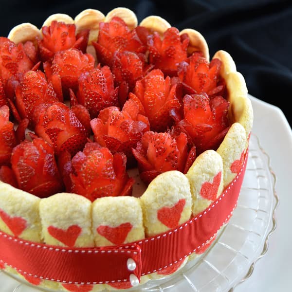 Cover Image for Bavarois aux fraises façon charlotte