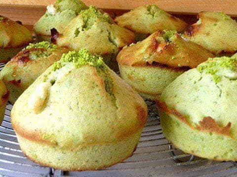 Cover Image for MUFFINS AU PISTACHES ET AU CHOCOLAT BLANC