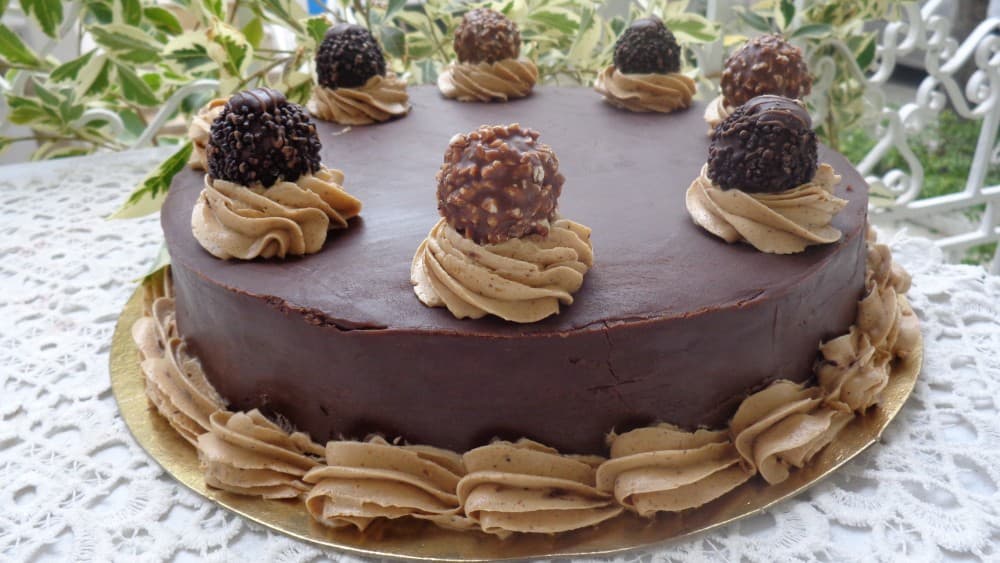 Cover Image for Gâteau noisette chocolat au ferréro rocher